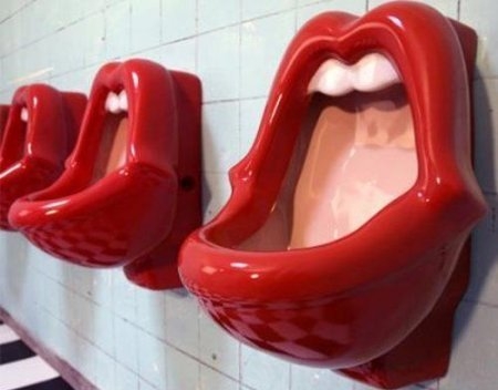 女性の口の形をしたトイレ いろんな画像 Various Photographs